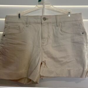 Woman’s size 12 Old Navy jean shorts new without tags in excellent condition
